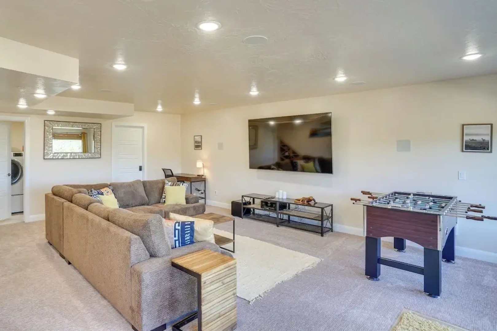 Newly Built, Modern Alton Cabin on 4 Acres!