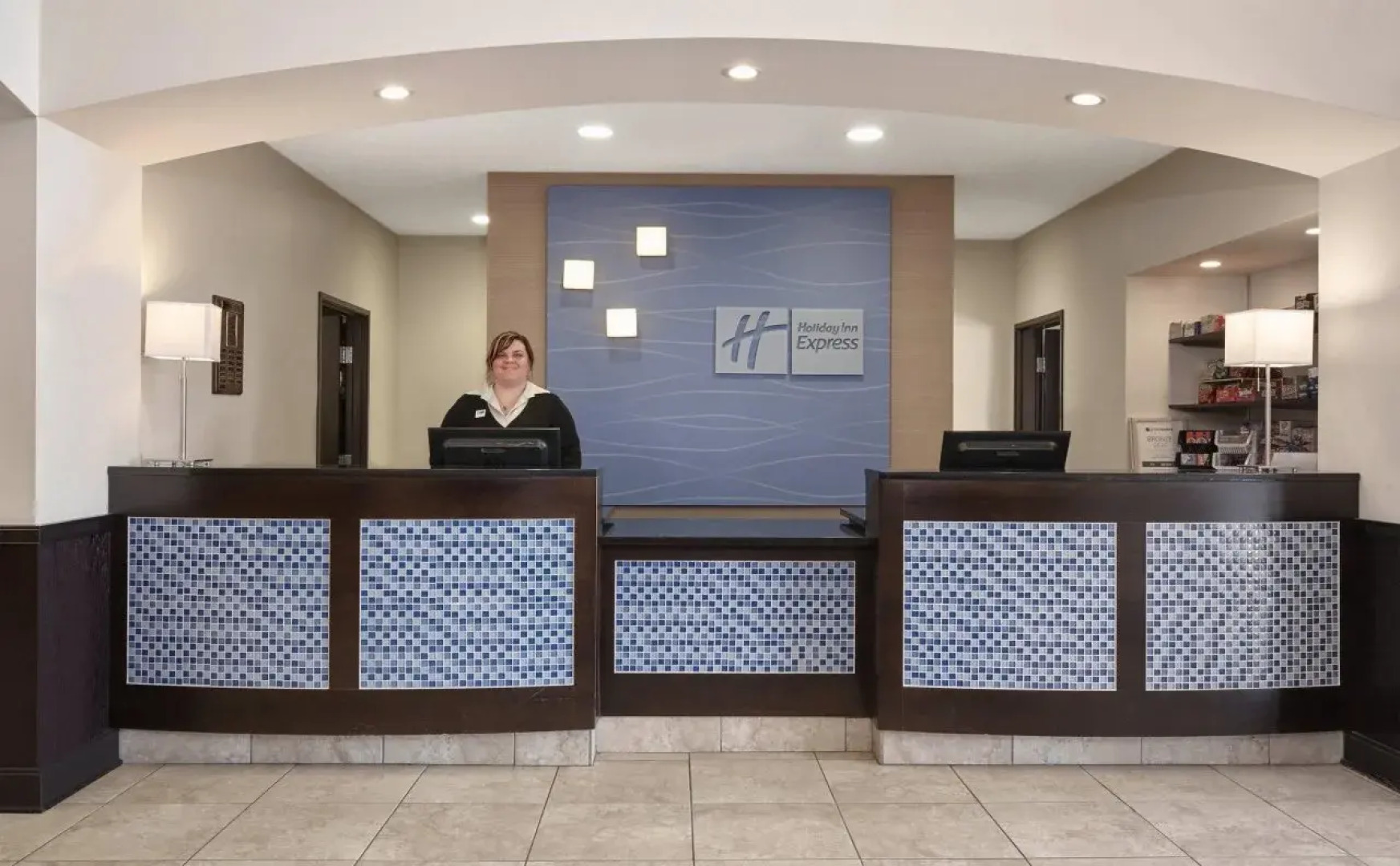 Holiday Inn Express & Suites Pekin (Peoria Area) by IHG