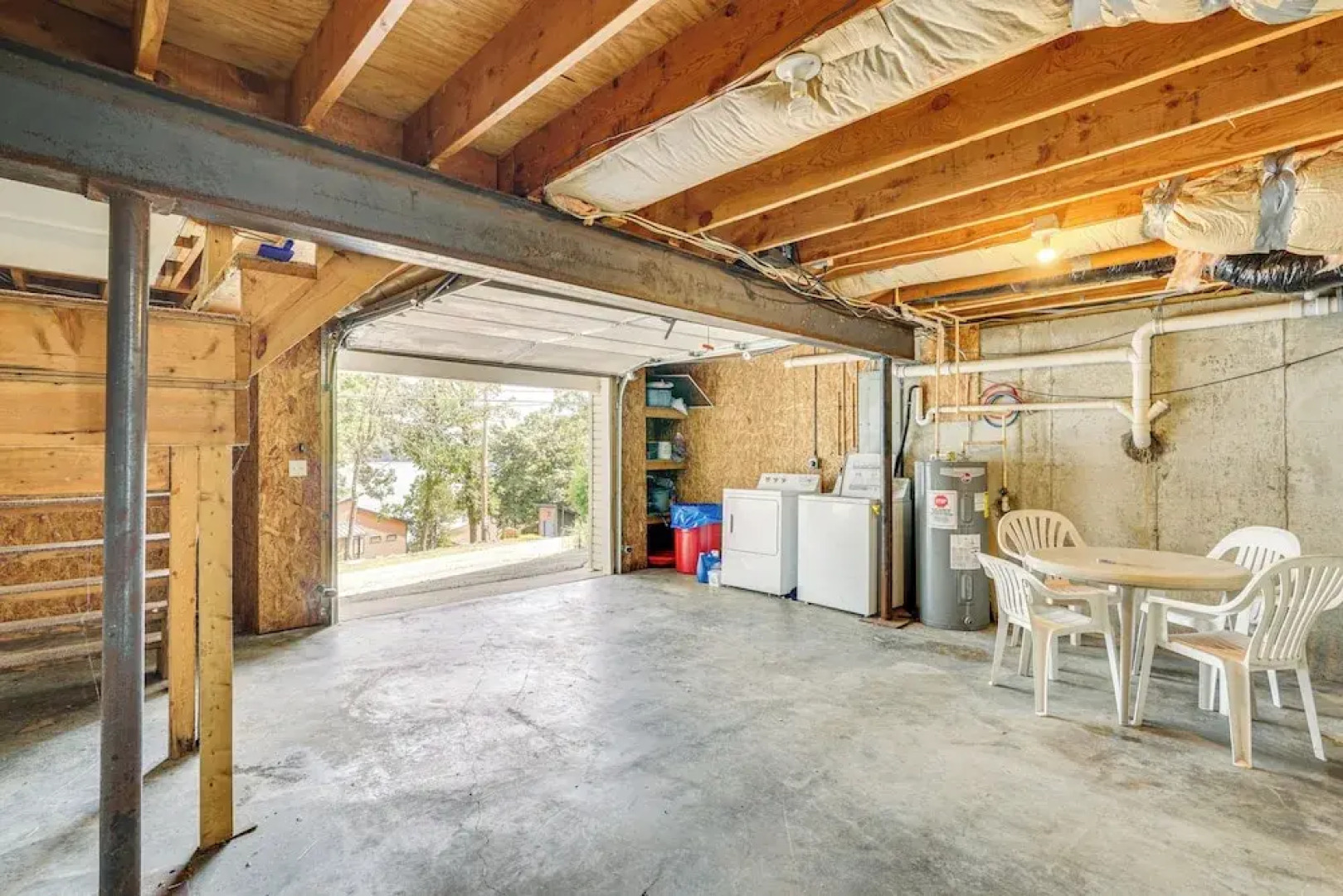 Pet-friendly Lake of the Ozarks Gem!