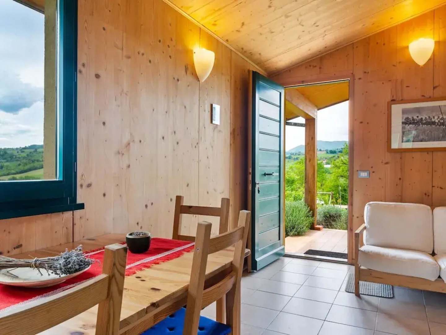 Alluring Cottage in San Ginesio with Swimming Pool