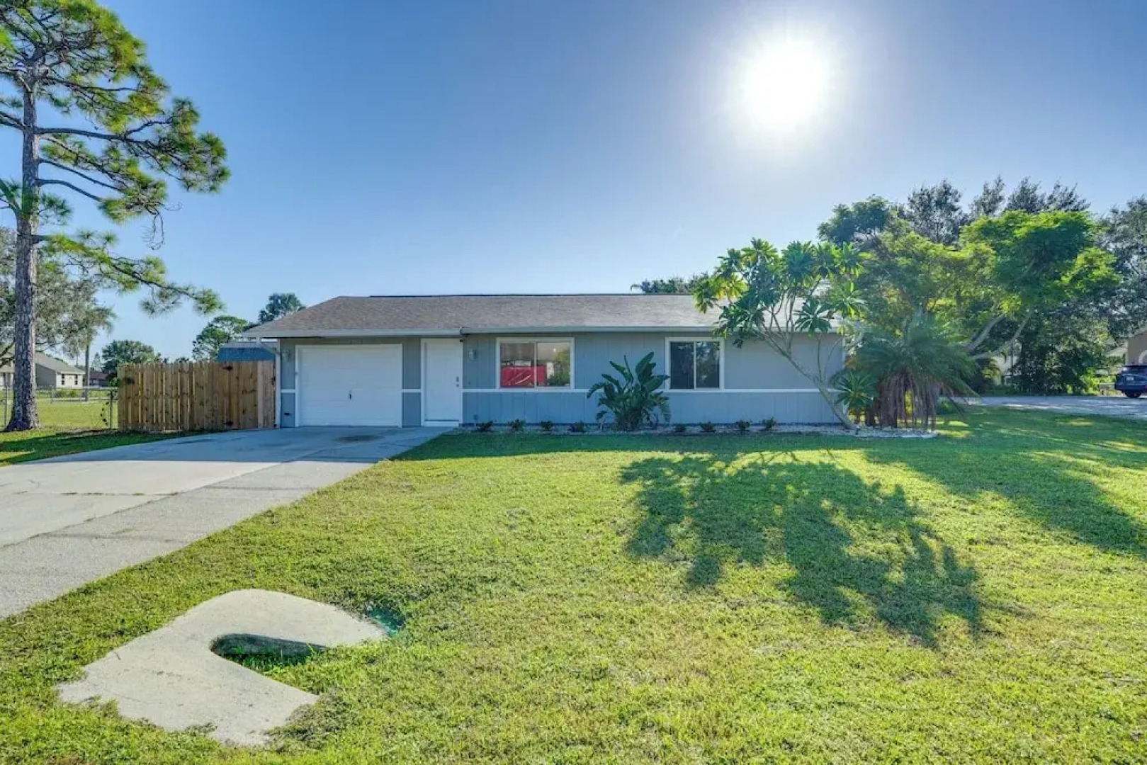 Fort Myers Vacation Home w/ Patio ~ 14 Mi to Beach