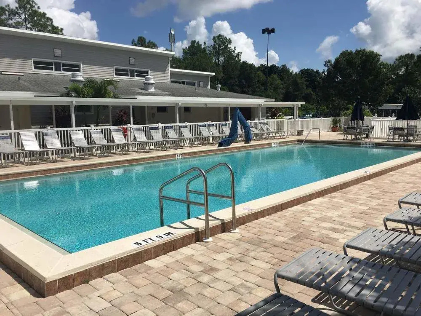 Club Naples RV Resort