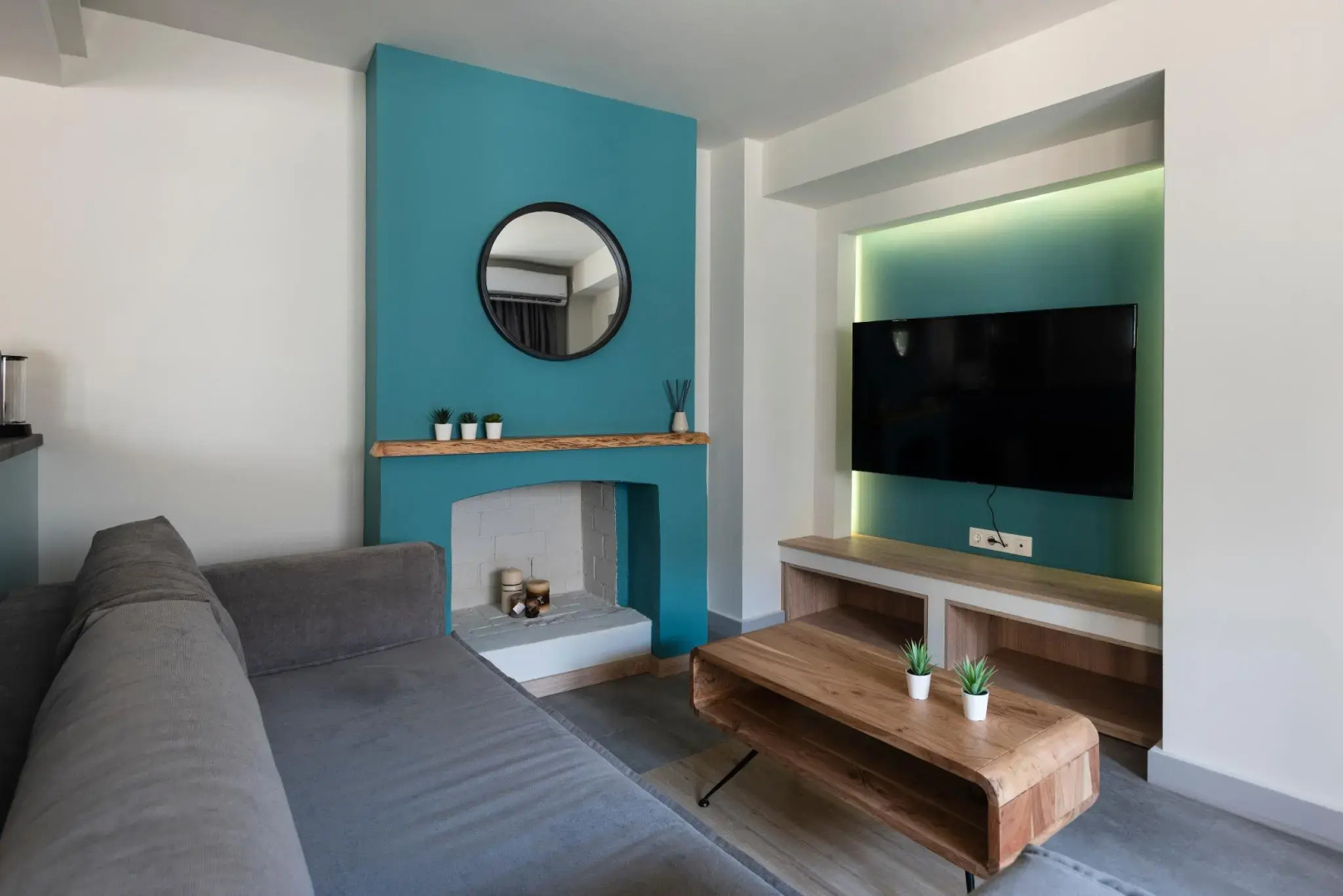 GroundFloor Apt w/Smallyard in the Heart of City