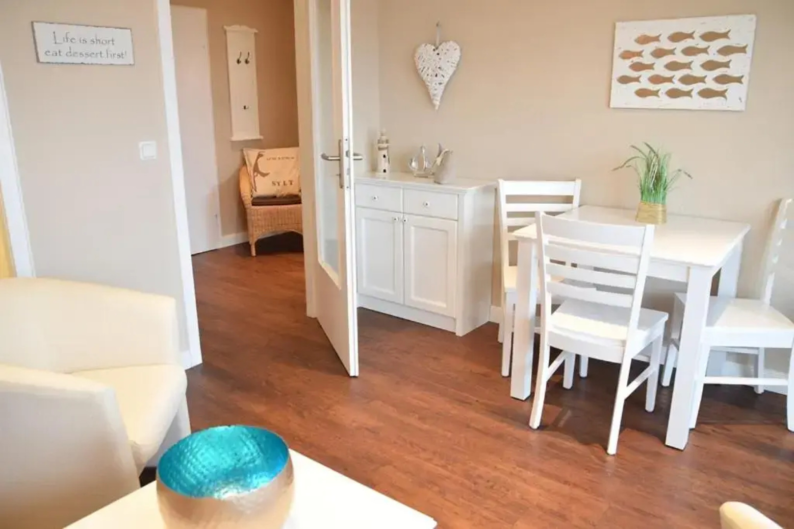 Schönes neues hochwertig renoviertes 2-Zimmer Appartement in der 4. Etage.