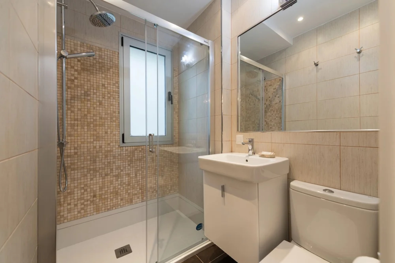 FRONT LINE SUITE BEACH by Living Las Canteras