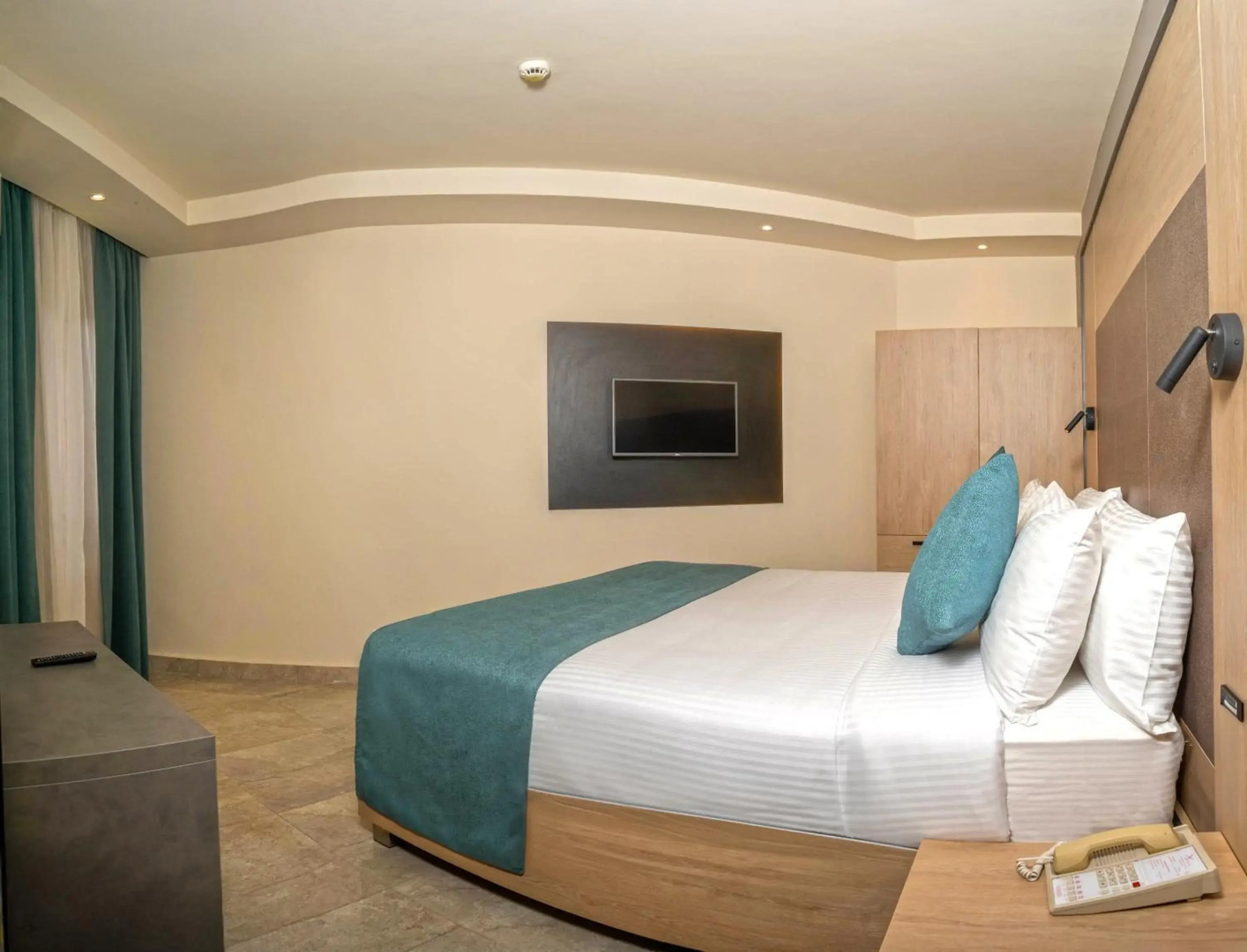 Xperience Kiroseiz Parkland Resort