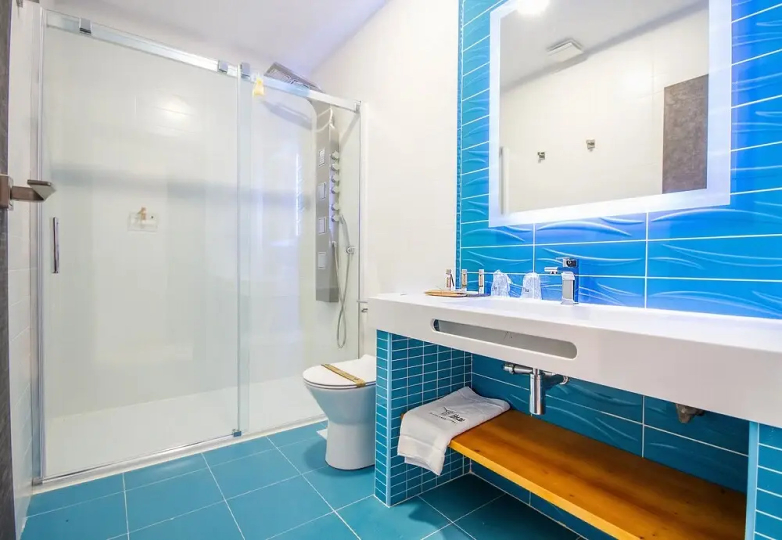 Young Hotels Spain SL