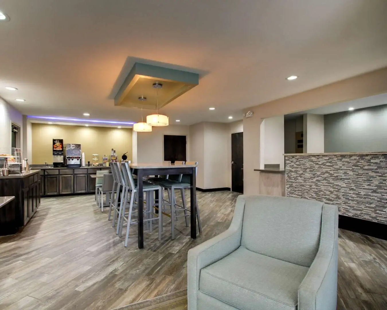 Отель by Best Western Richland