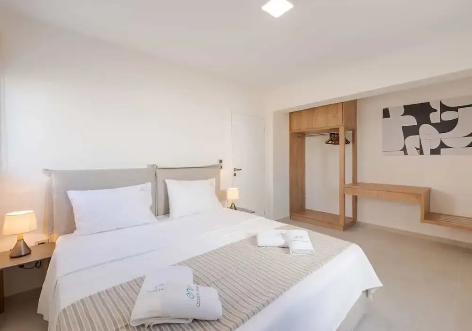 Costa Vasia Suites & Apartments