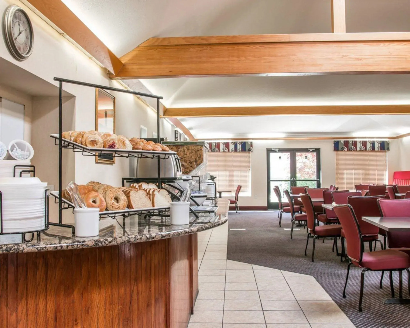 Country Inn & Suites by Radisson, Muskegon, MI