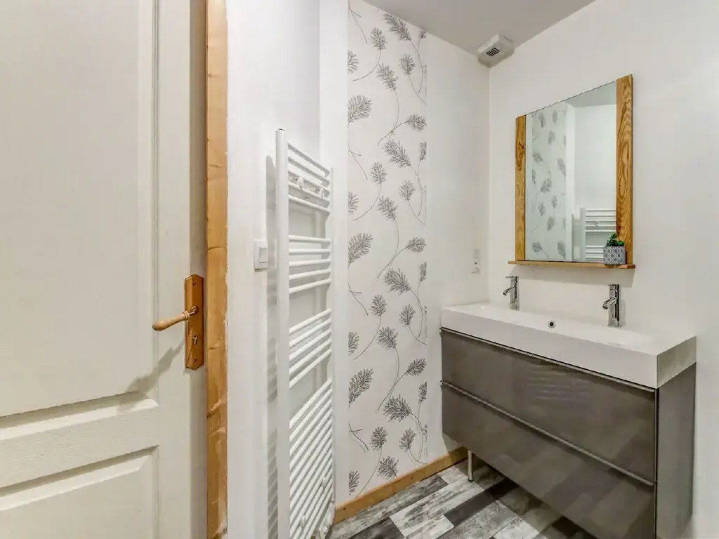 Welcoming Holiday Home in Brainville With Fenced Garden