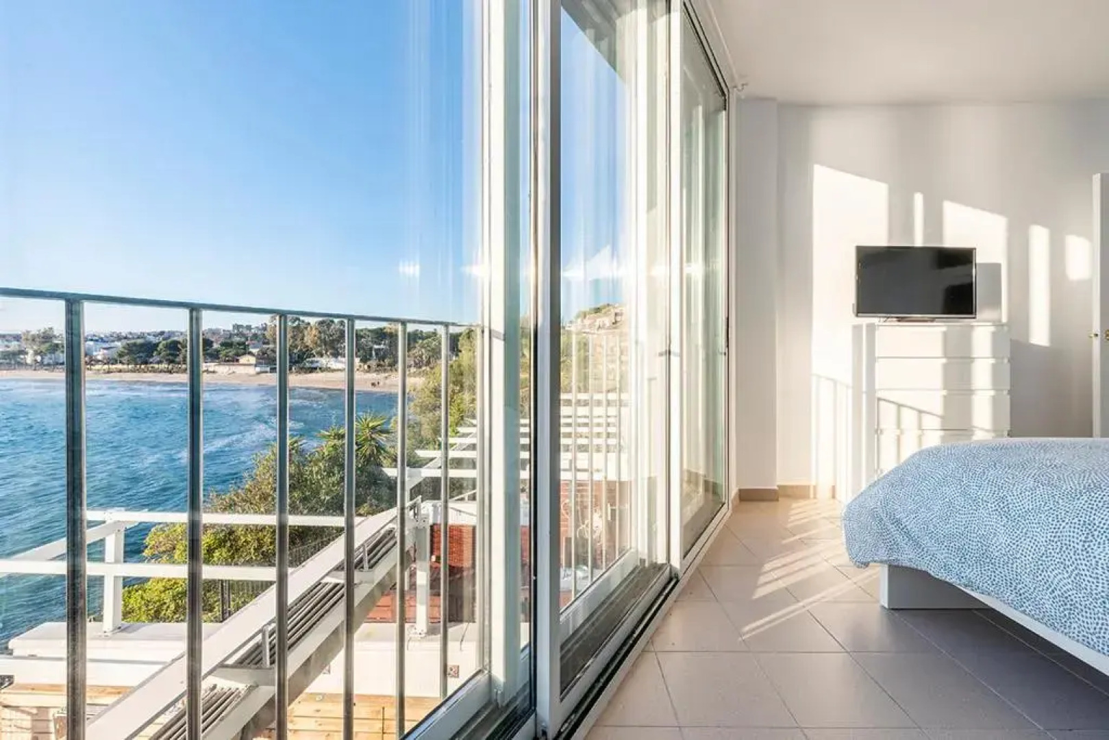 Casa L´Augusta II, Casa sobre el mar en Altafulla