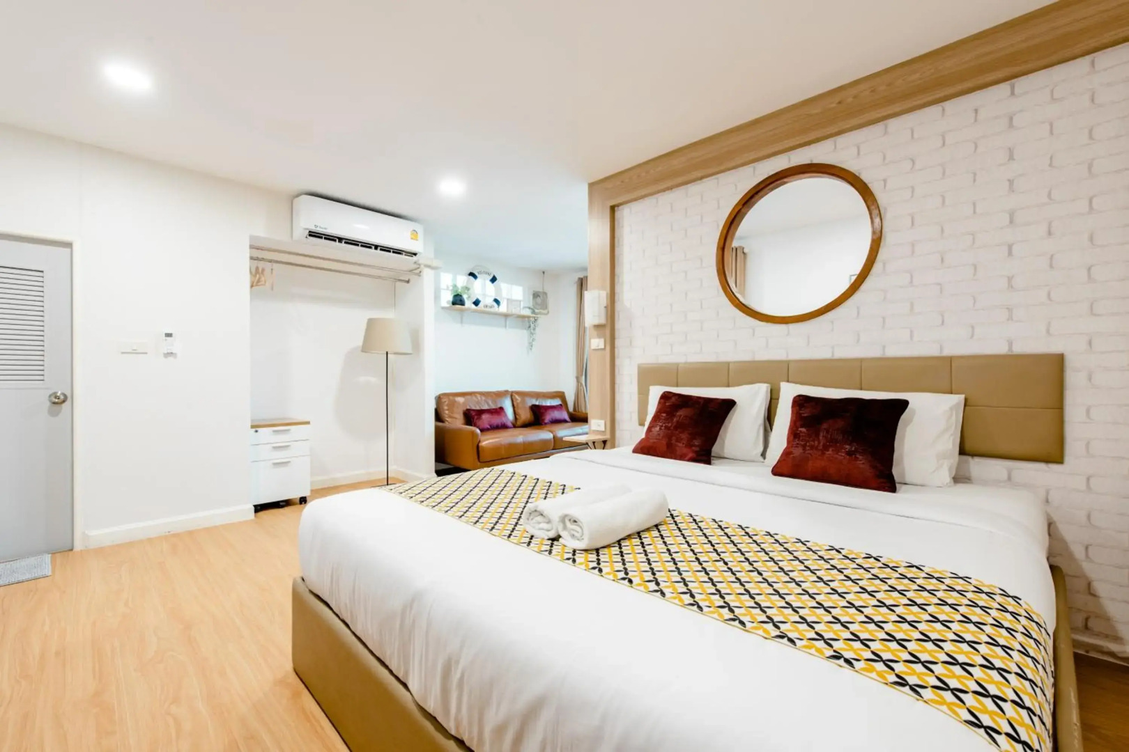 Lee's Mark Residence