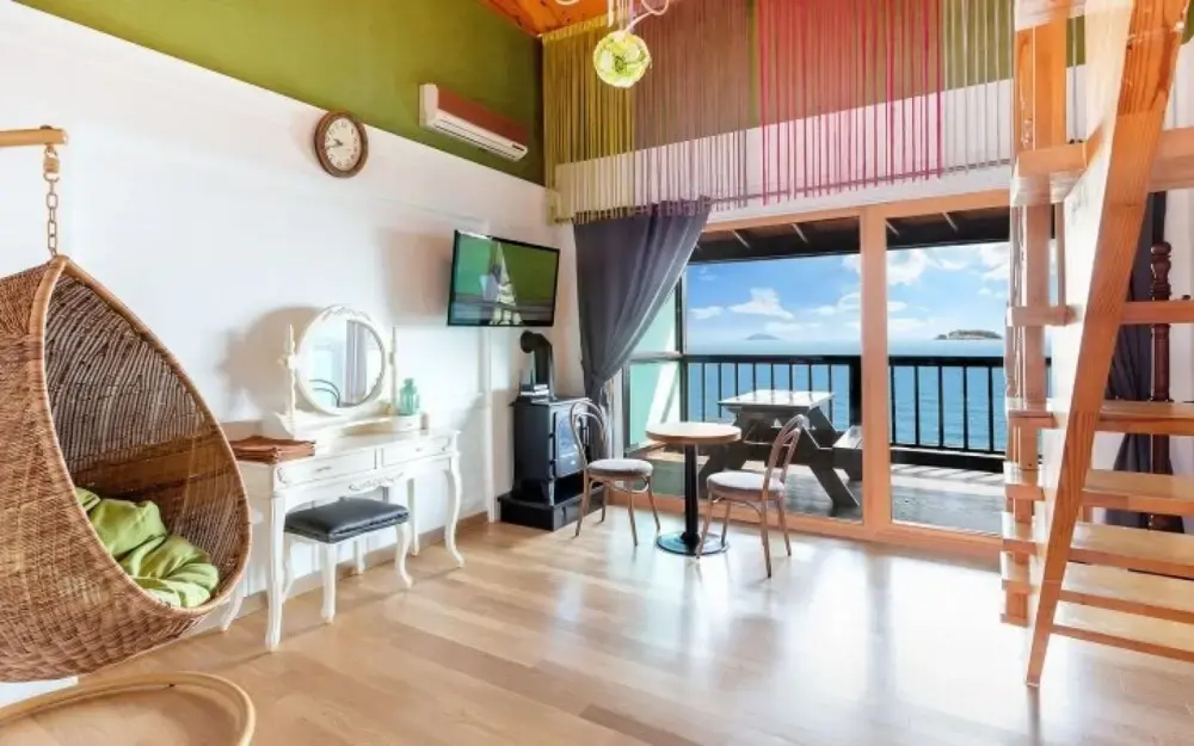 Taean Gold Hue Pension