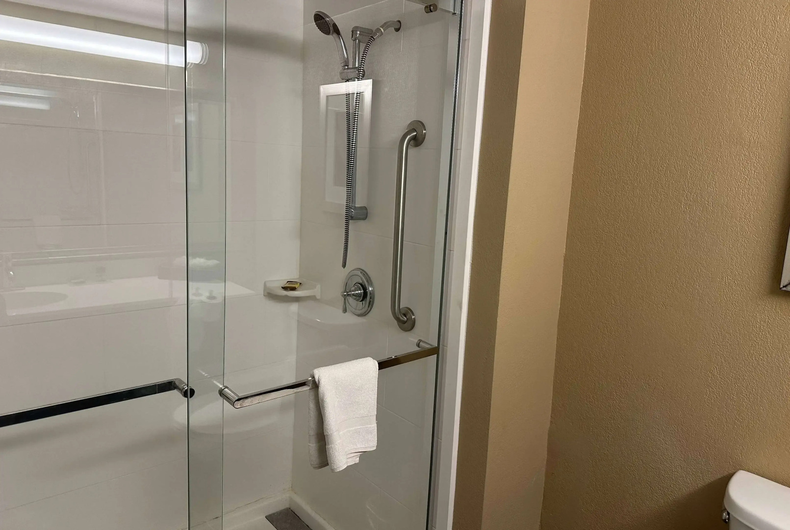 Wingate by Wyndham Harrisburg Near Hershey