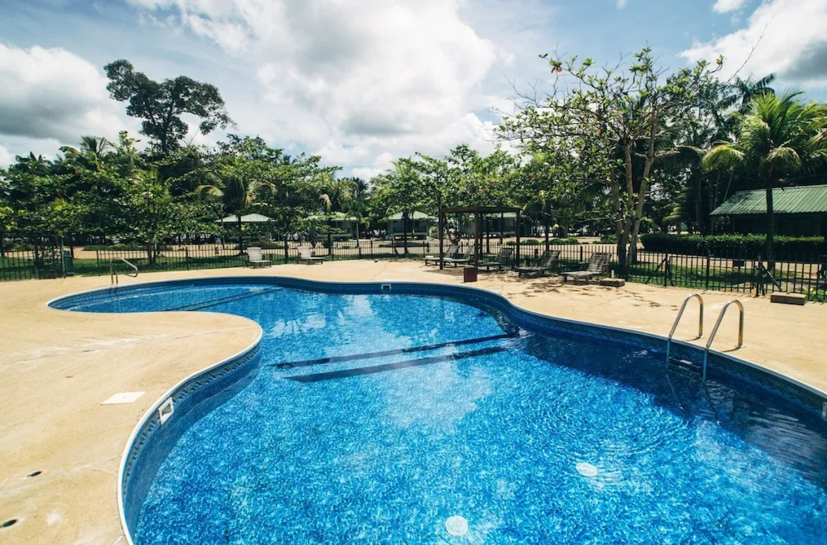 Overbridge River Resort