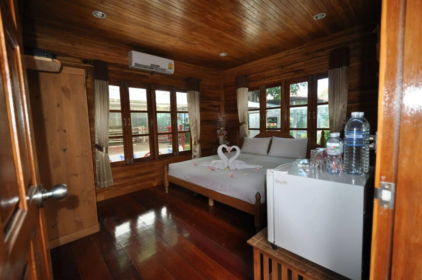 Basaya Beach Hotel & Resort