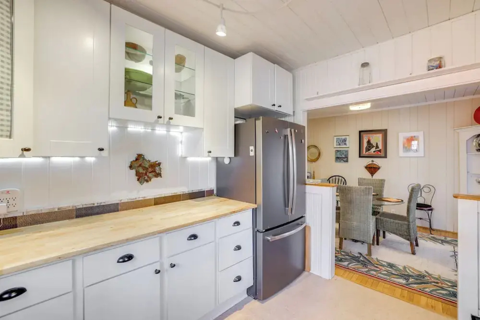 Walk to Downtown: Pet-friendly Cottage in Tyron