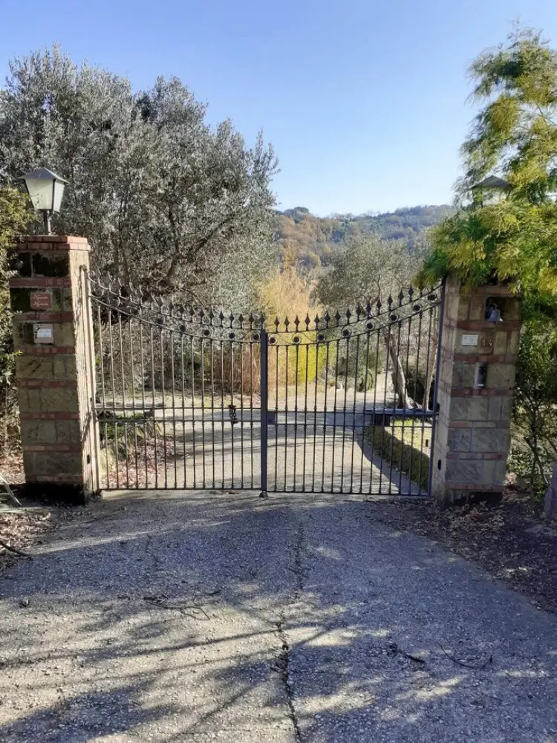 Villa With 6 Bedrooms in Provincia di Caserta, With Wonderful Mountain View, Private Pool, Furnished Garden