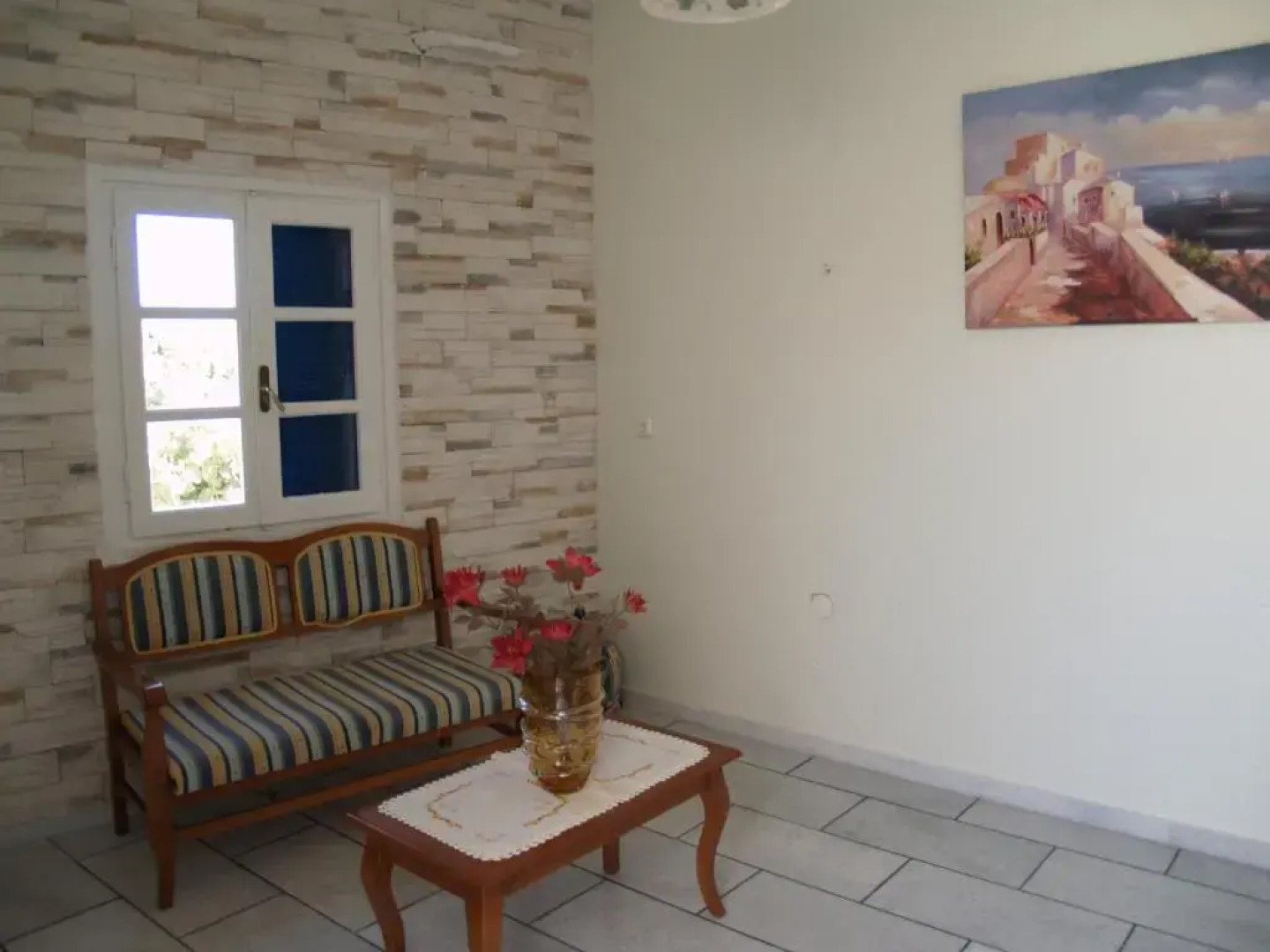 Flora Apartments & Studios