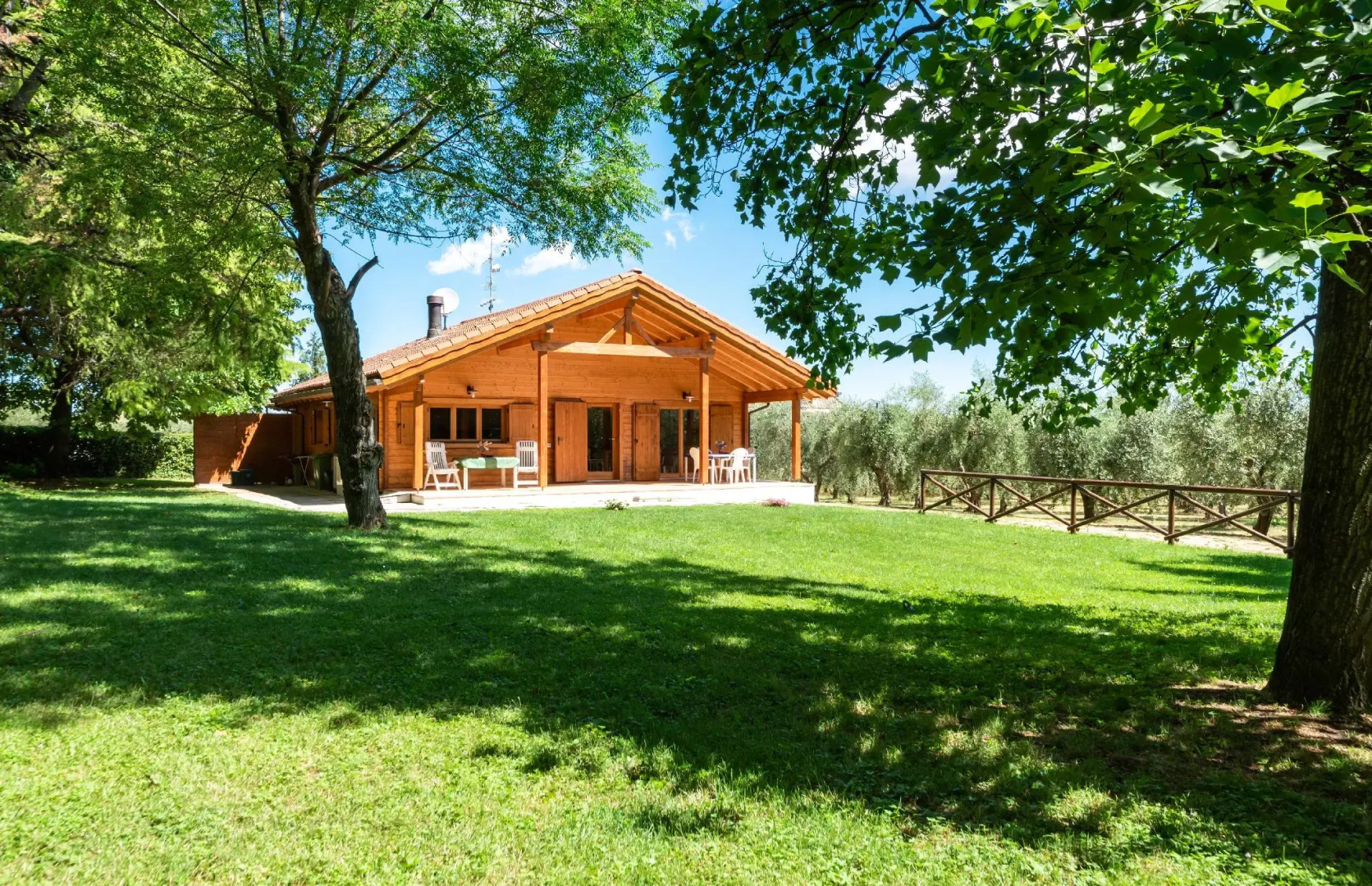 Villa degli Ulivi, with large garden and swimming pool