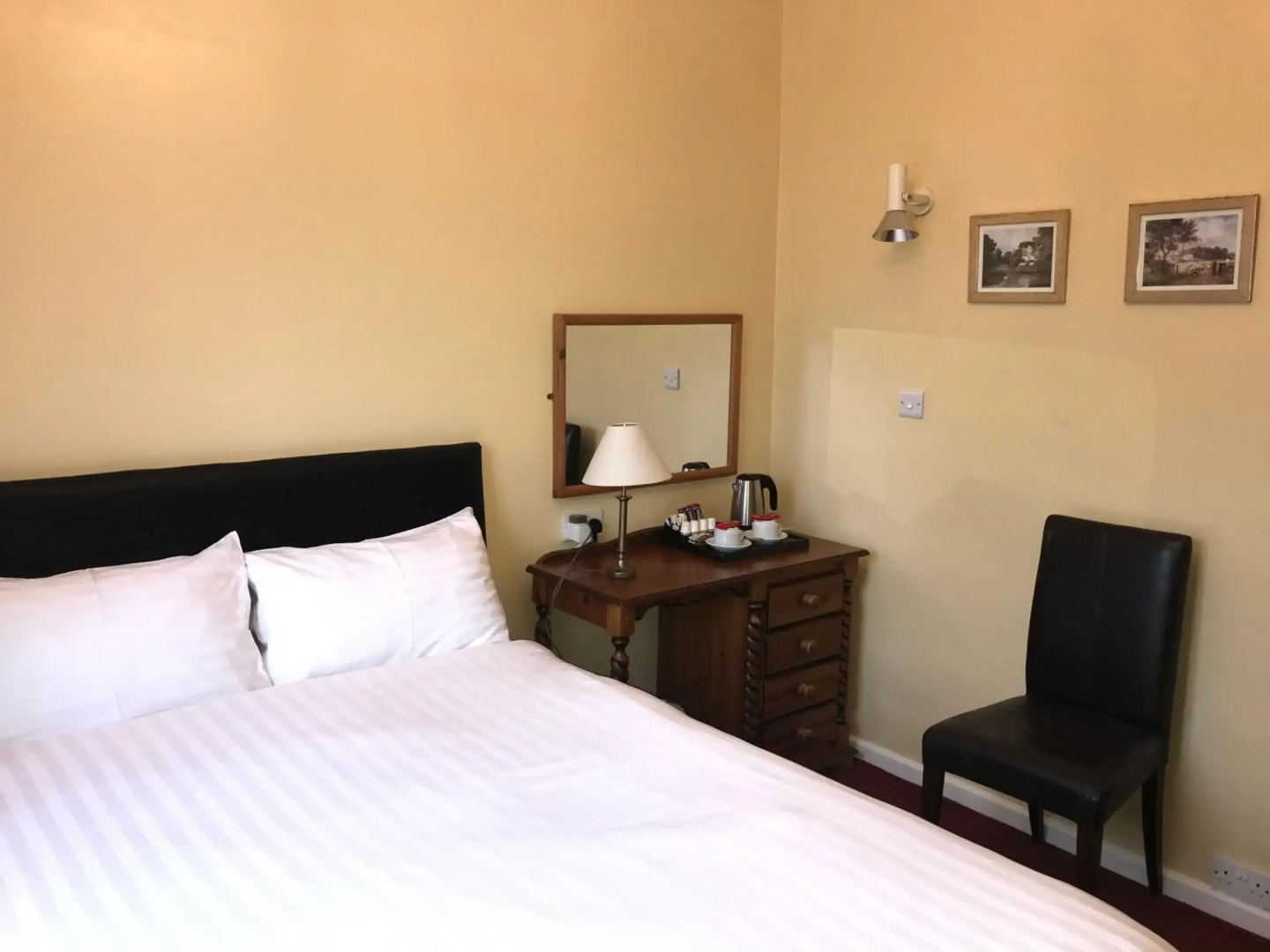 Barons Court Hotel