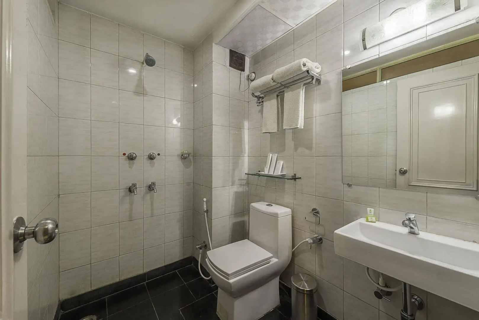 Treebo Cartier Biznotel