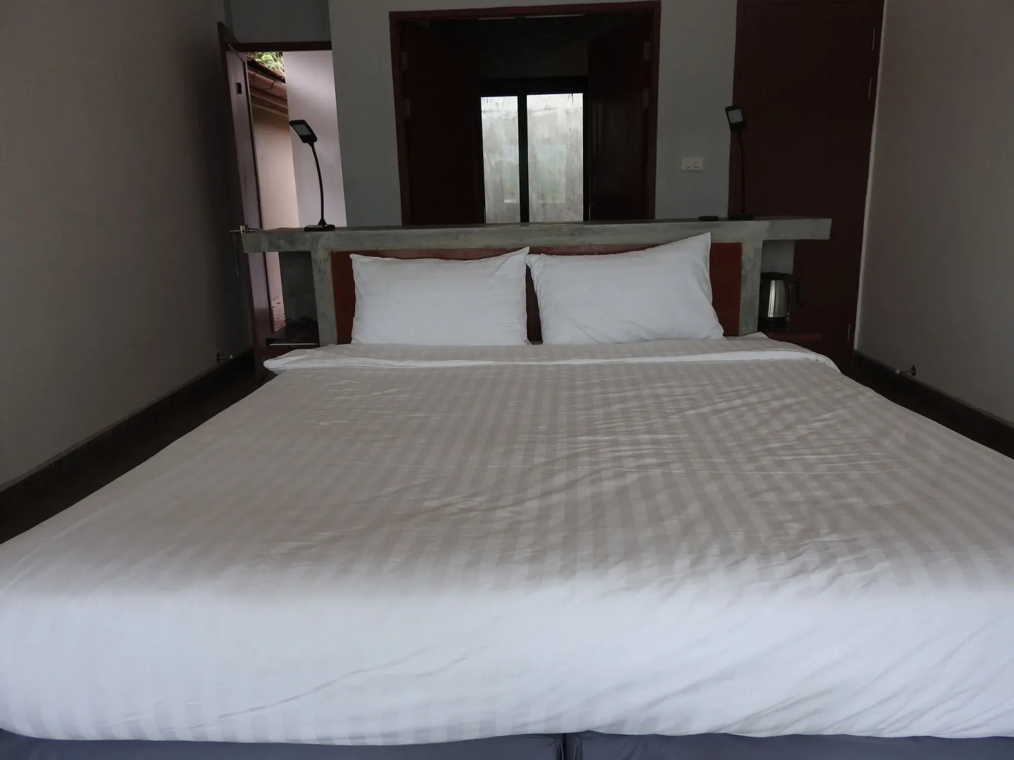 Sanctuary Nam Ngum Beach Resort