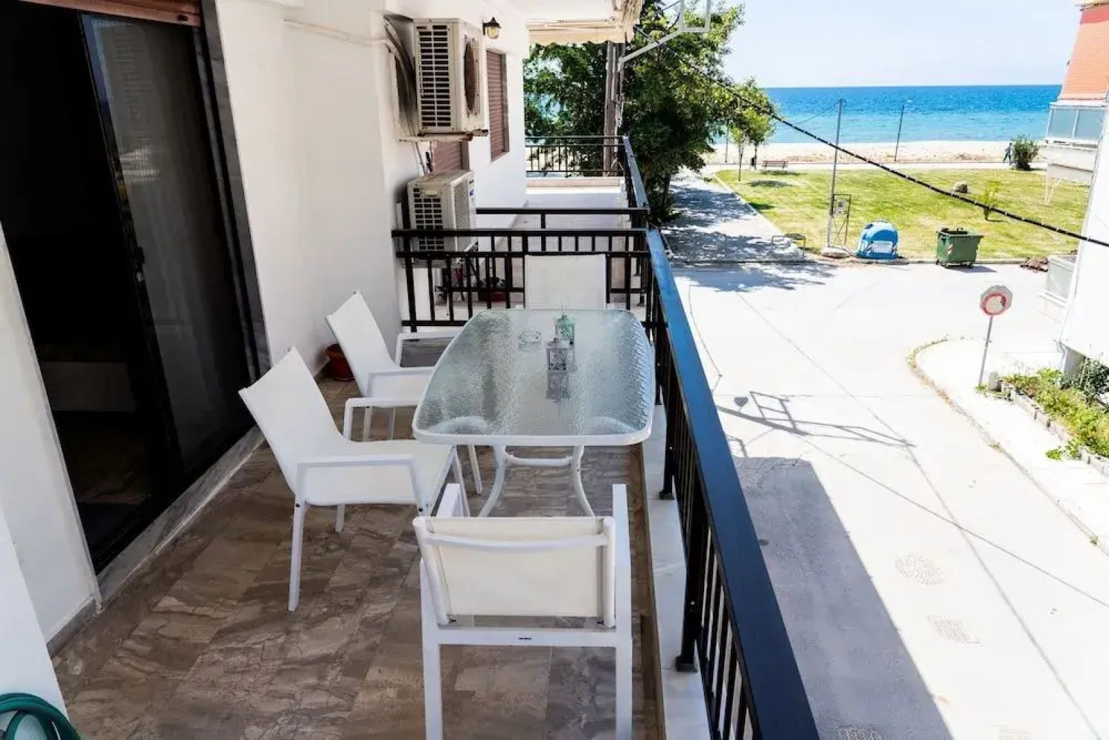 Zennova Aelia Apartments 6