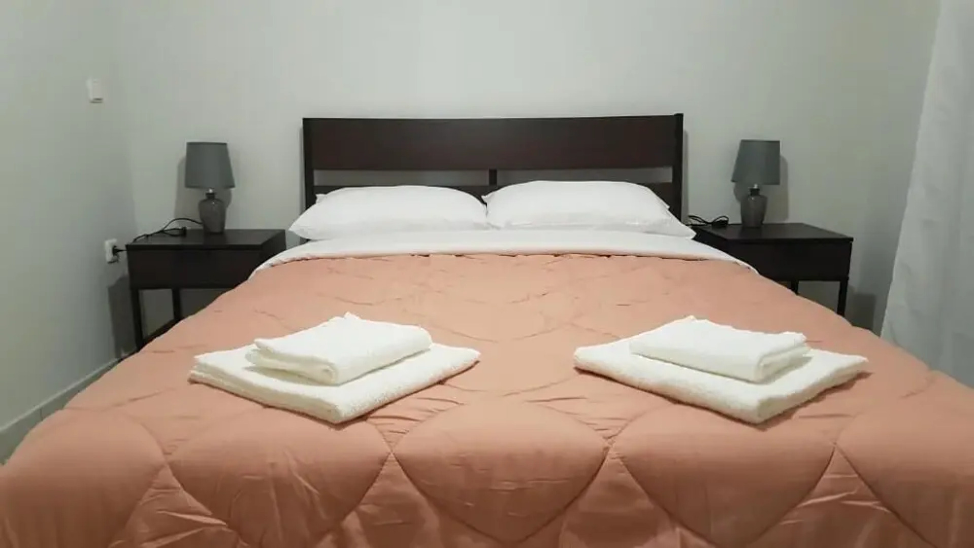 M1 George Apartment by the Airport