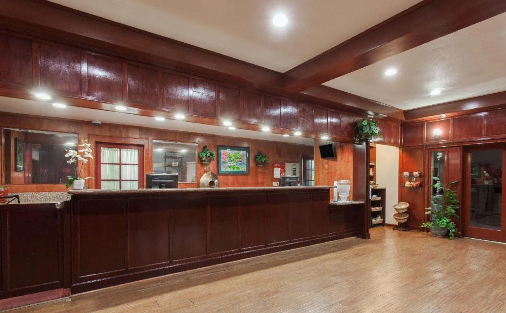 Capri Suites Anaheim