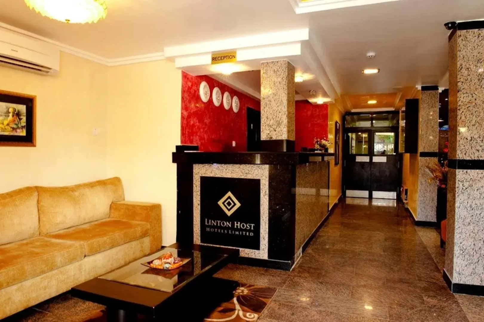 De' Bliss Hotel and Suites