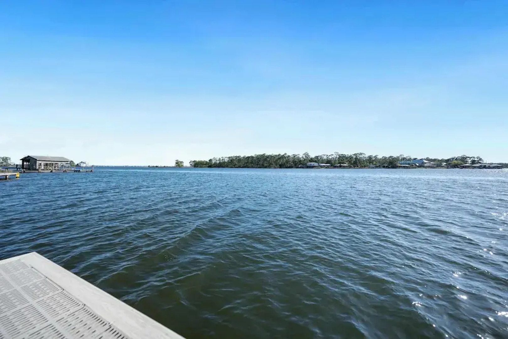 Secluded Waterfront Retreat for 23 Dock, Pets OK
