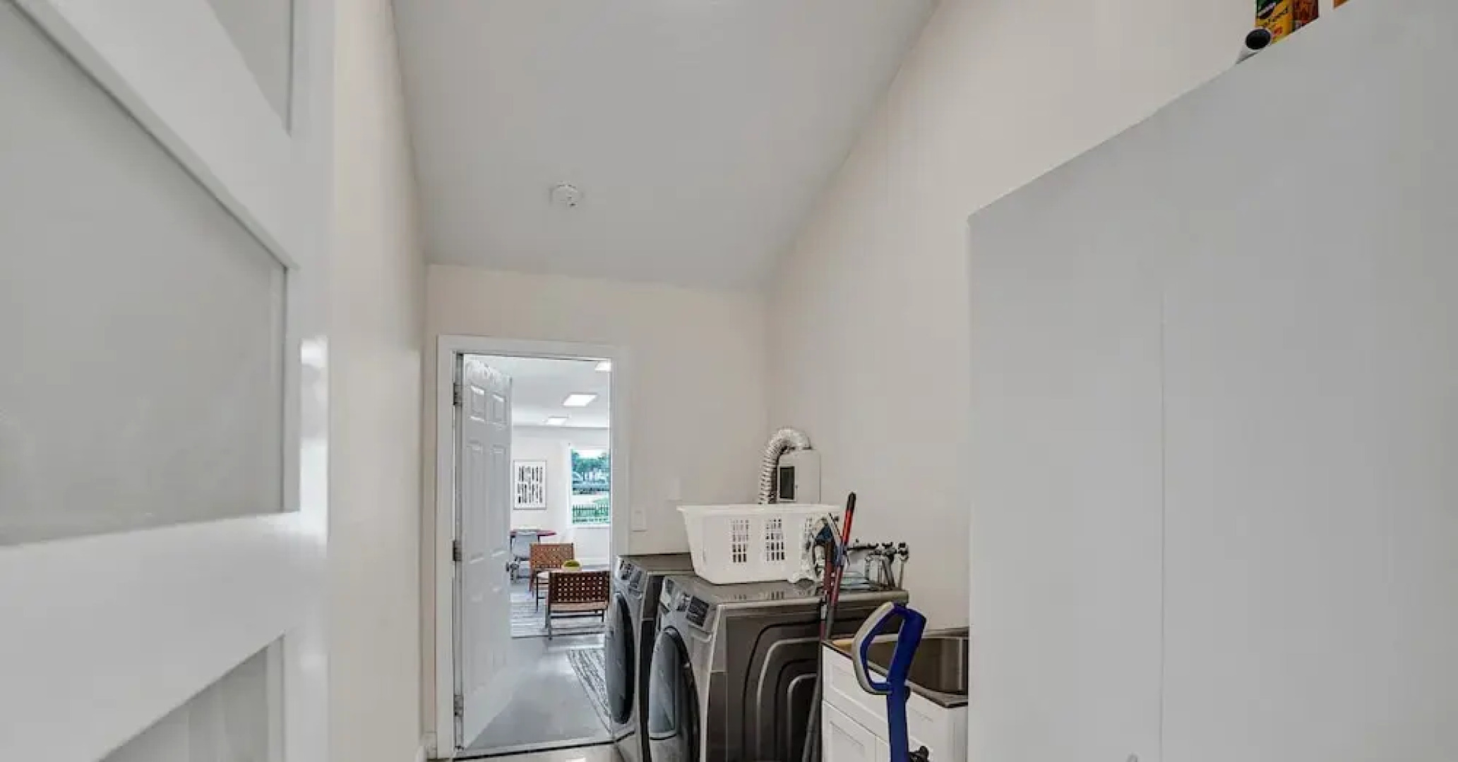 8 Br Villa with Pool & Basketball Court