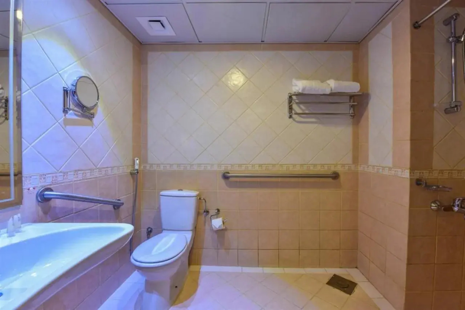 Zowar International Hotel