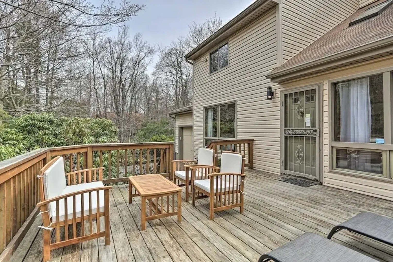 Luxury Home With Modern Finishes - Game Room & Hot Tub - Pocono Mountains 3 Bedroom Home by Redawning