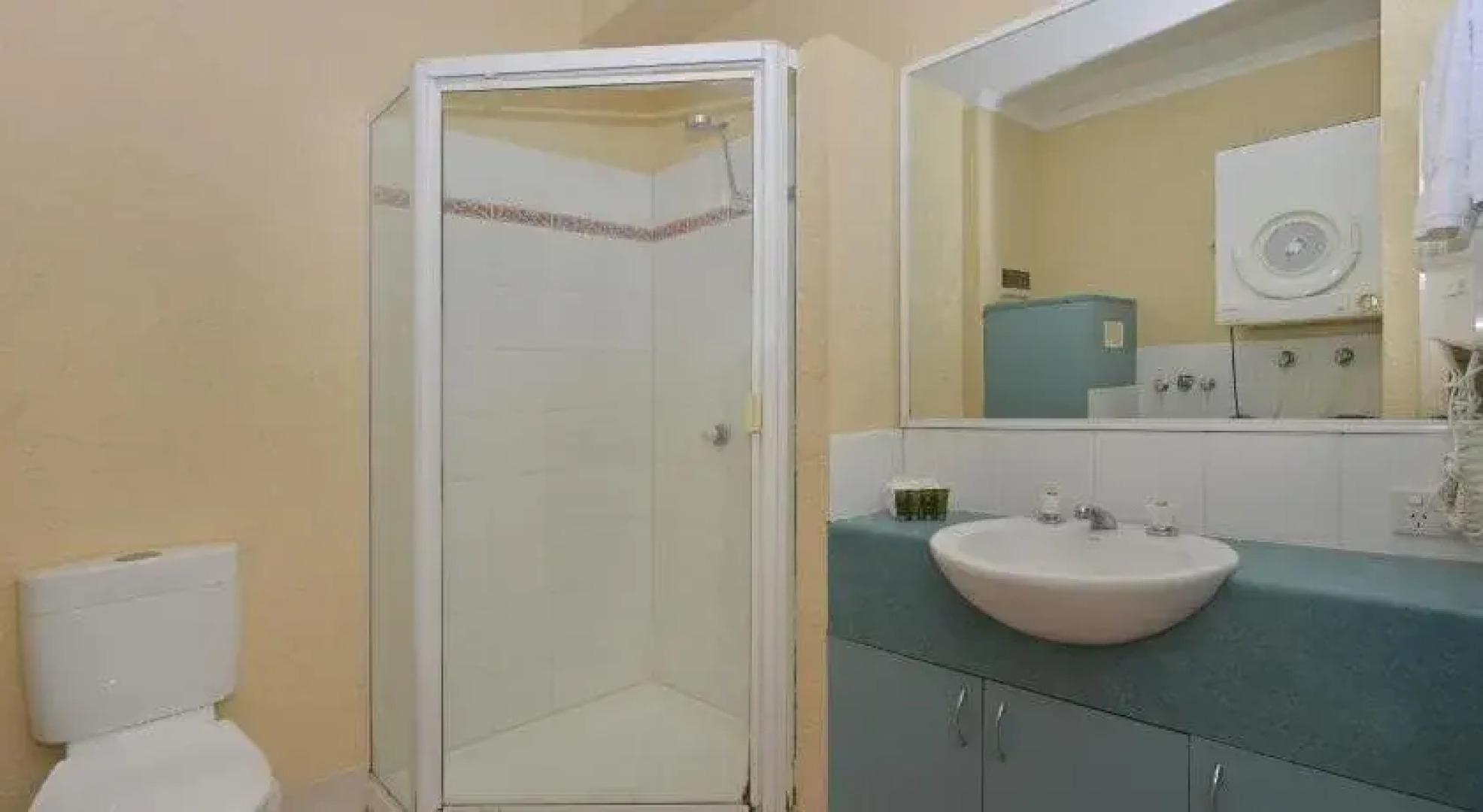 Retro Port Douglas Apartments