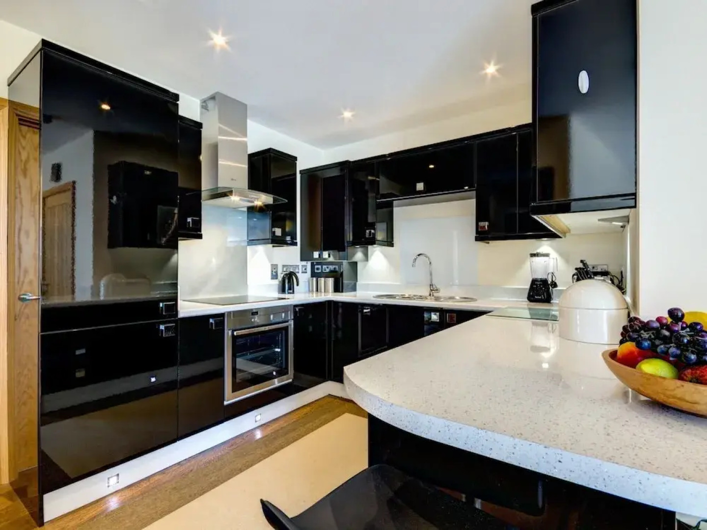 Luxurious Apartment in Par With Beach Nearby