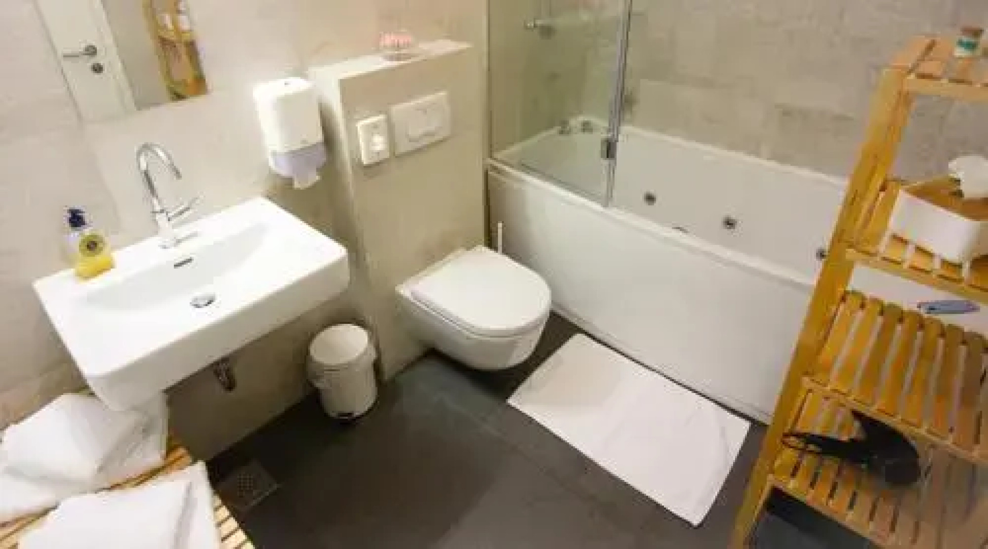 ECO Boutique Hotel AMS Beagle