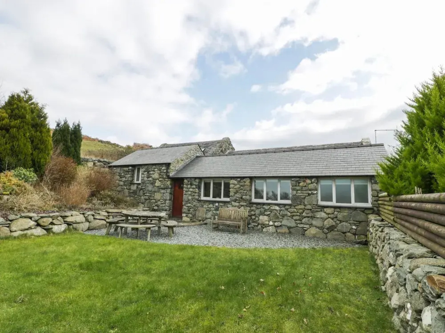 Ty Gwennol at Gilfach Goch