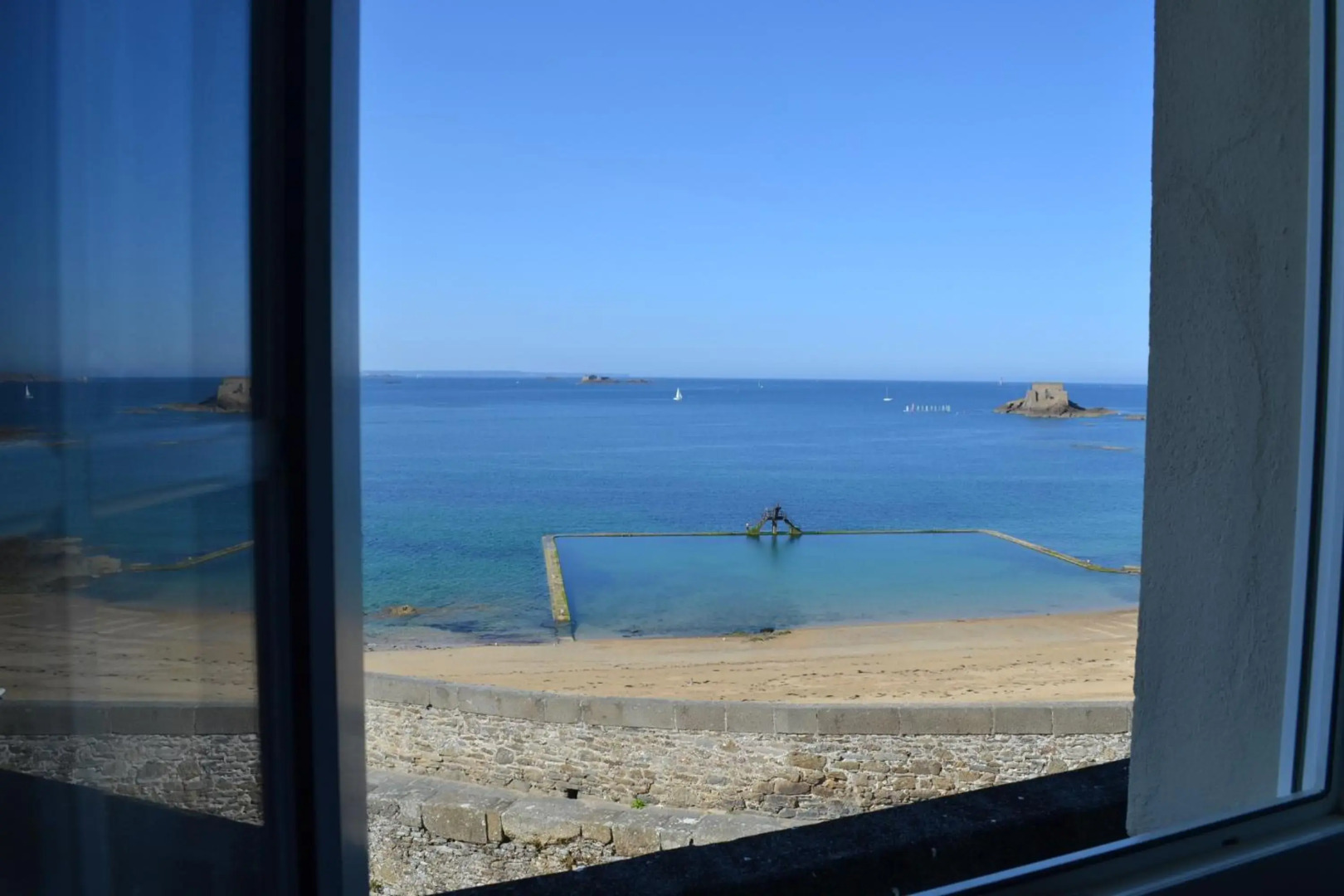 Hotel De La Porte Saint Pierre