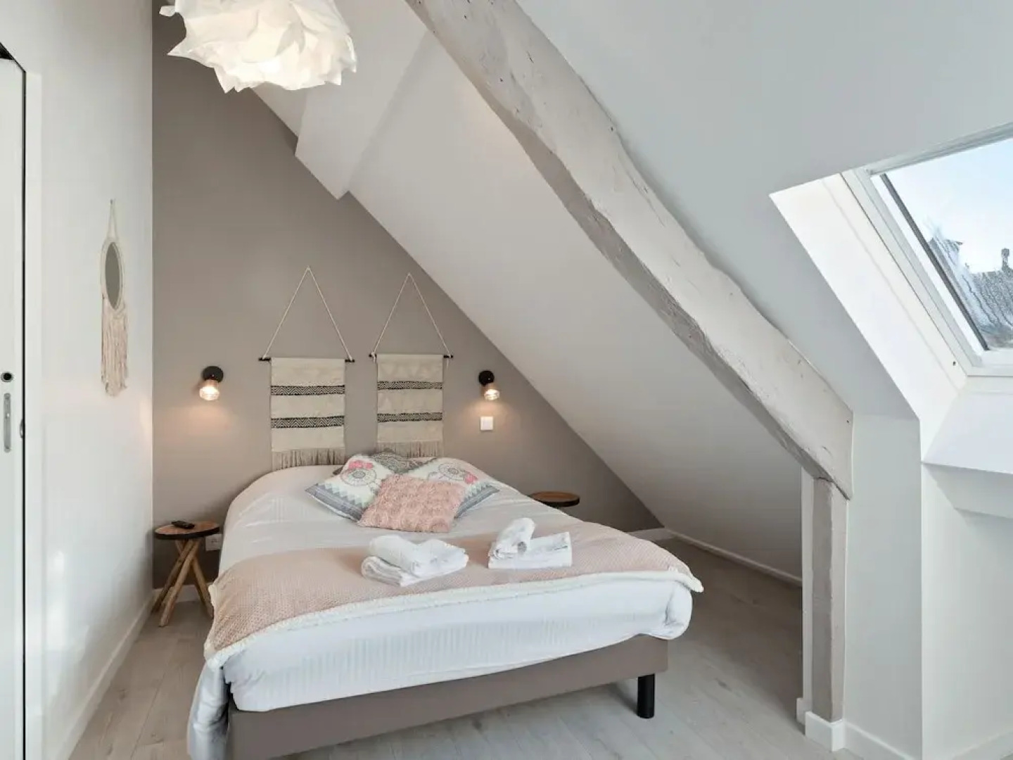 Fascinating Apartment in Bayeux With Communal Terrace/living Room and Kitchen