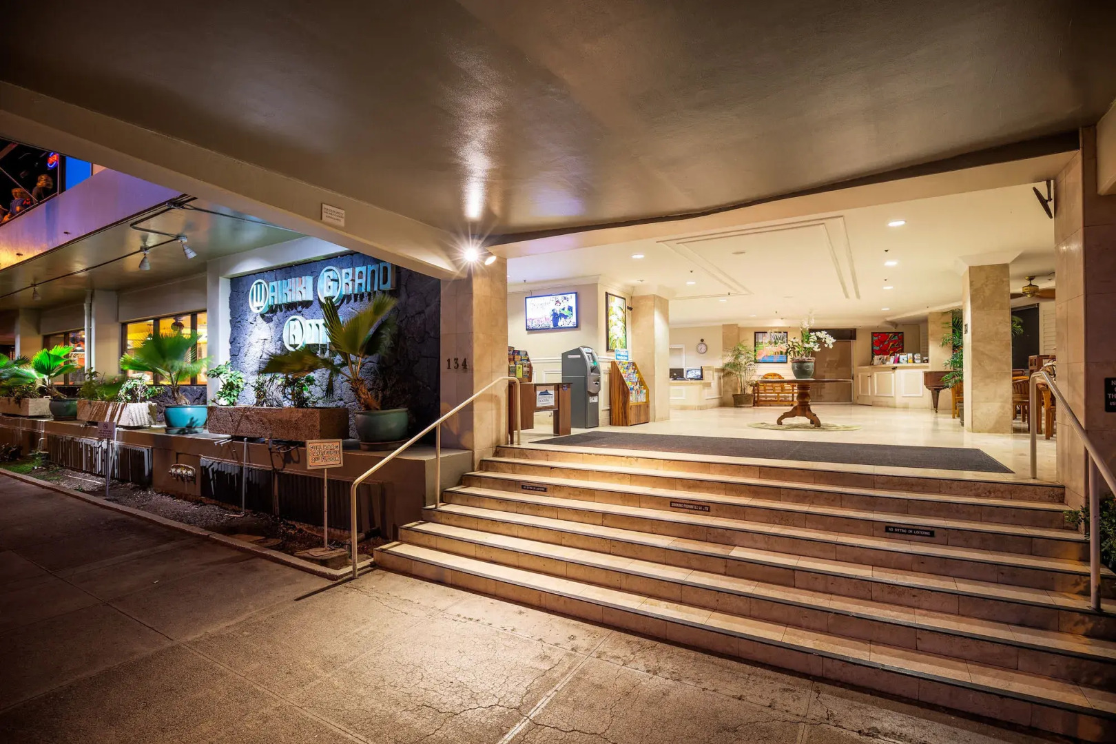 Castle at Waikīkī Grand