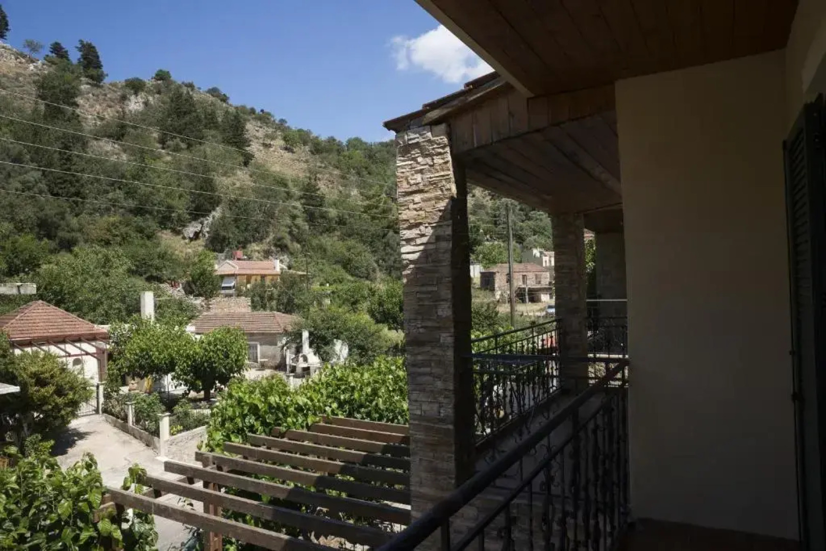 Elia Maisonette Therissos