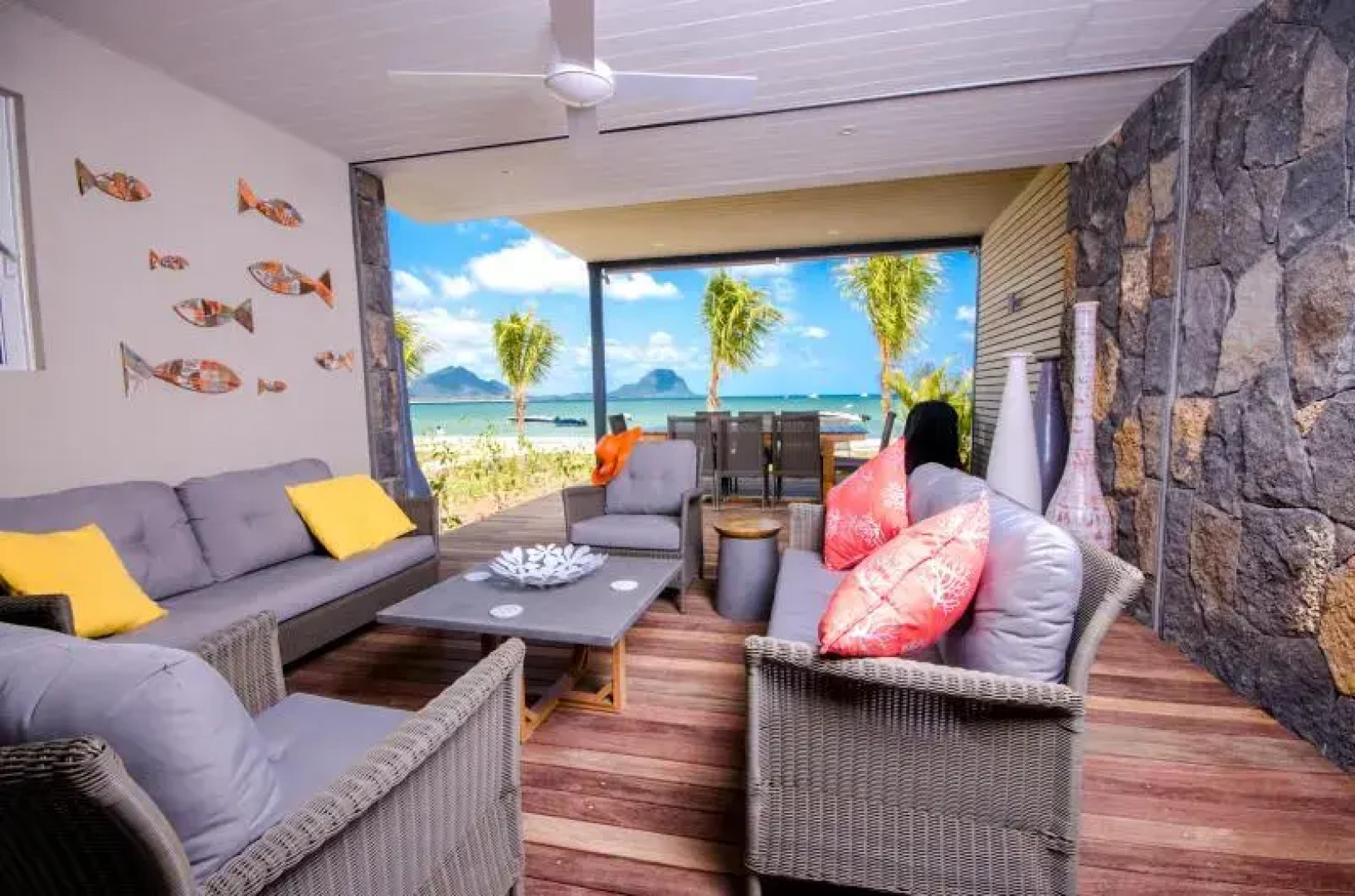 L'Escale Luxury Beachfront Suites by Dream Escapes