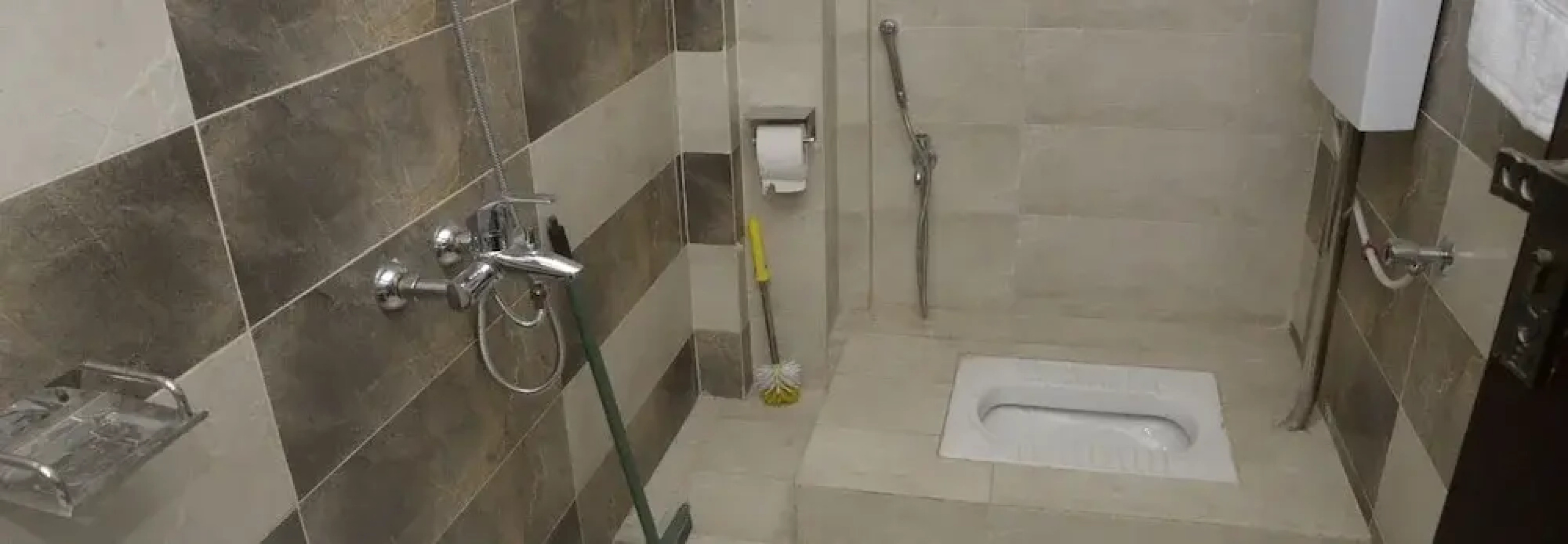 Khan Continental Hotel & Restaurant