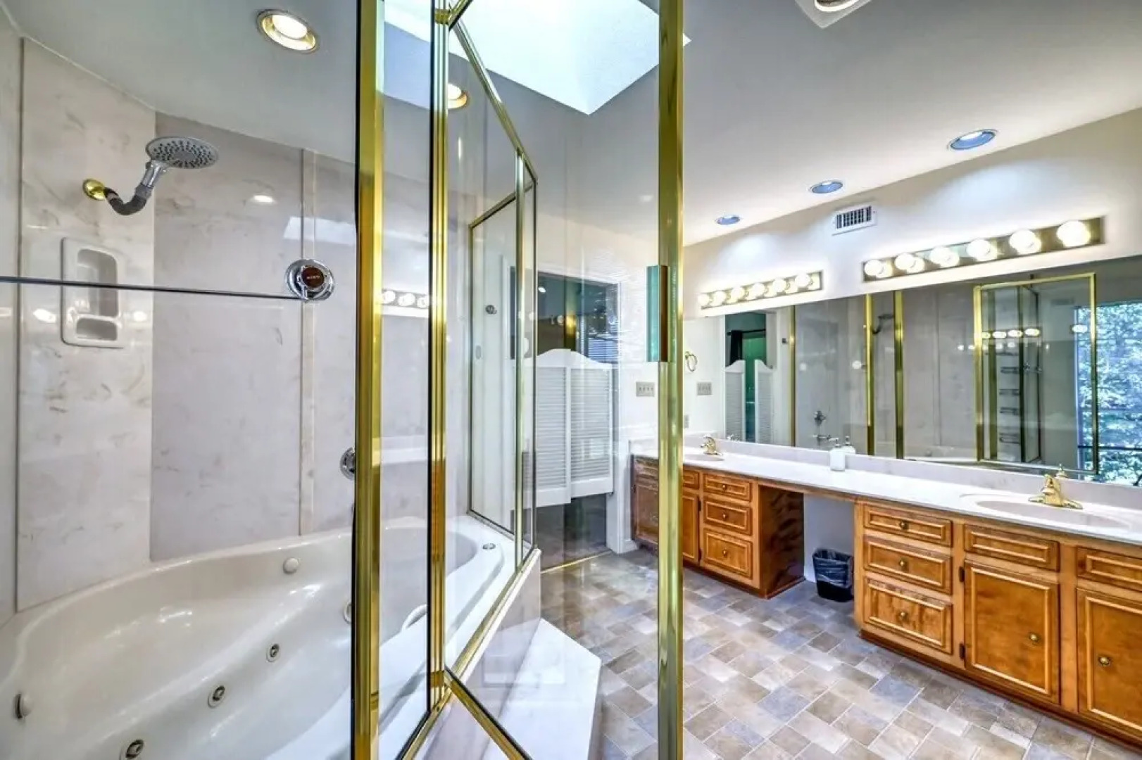 Luxury Riverfront Oasis W/boat Dock-grill-firepit!