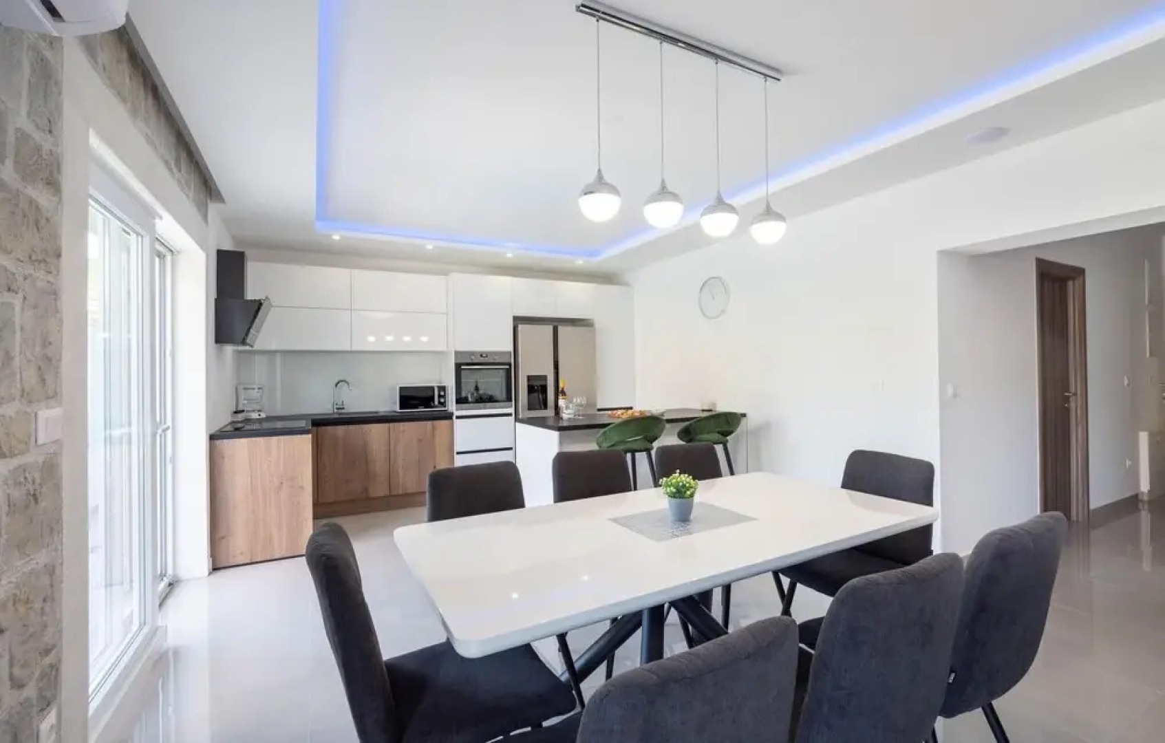 Amazing Home in Srinjine With Outdoor Swimming Pool, Wifi and 4 Bedrooms