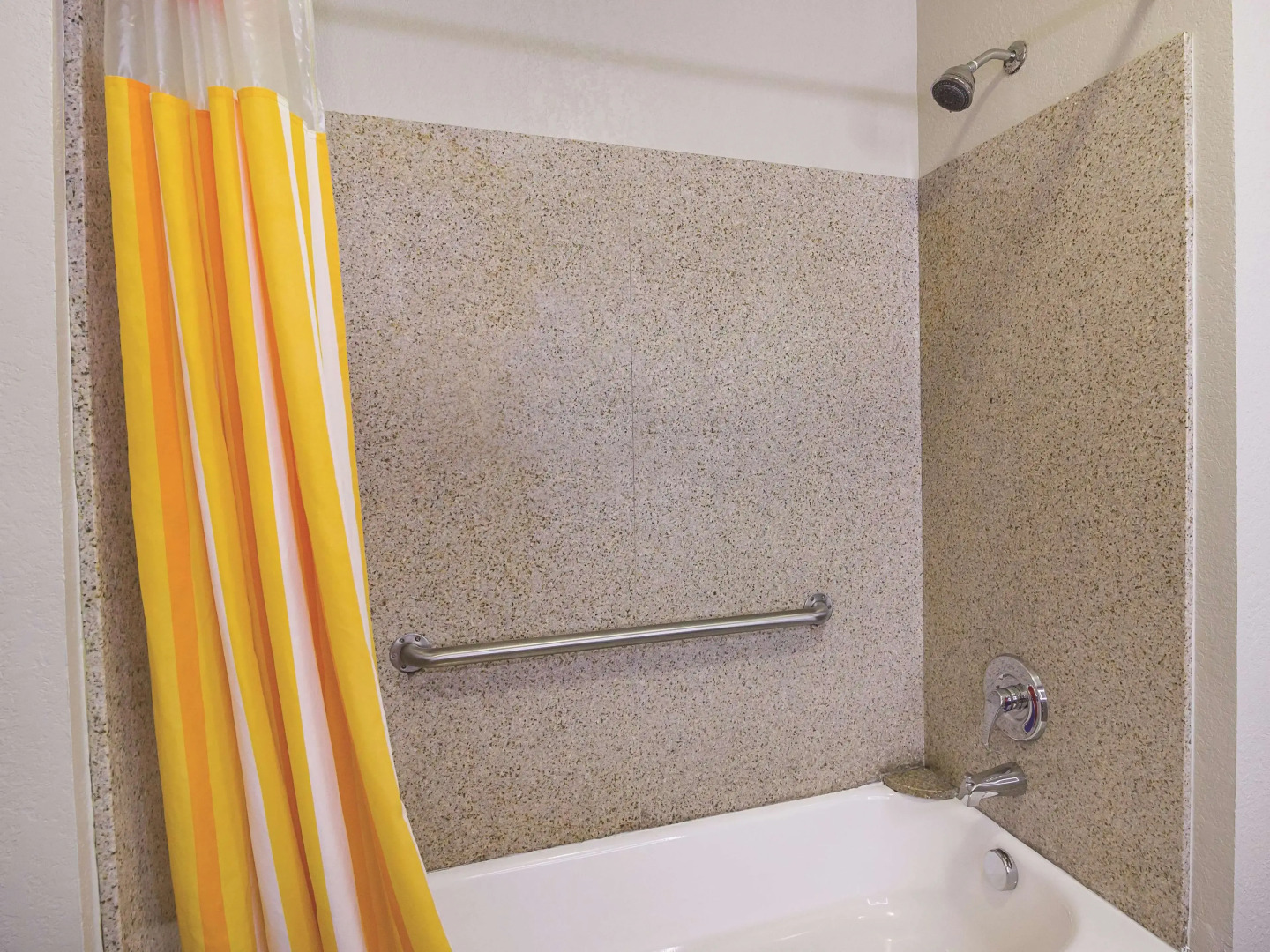 La Quinta Inn & Suites by Wyndham Bowling Green