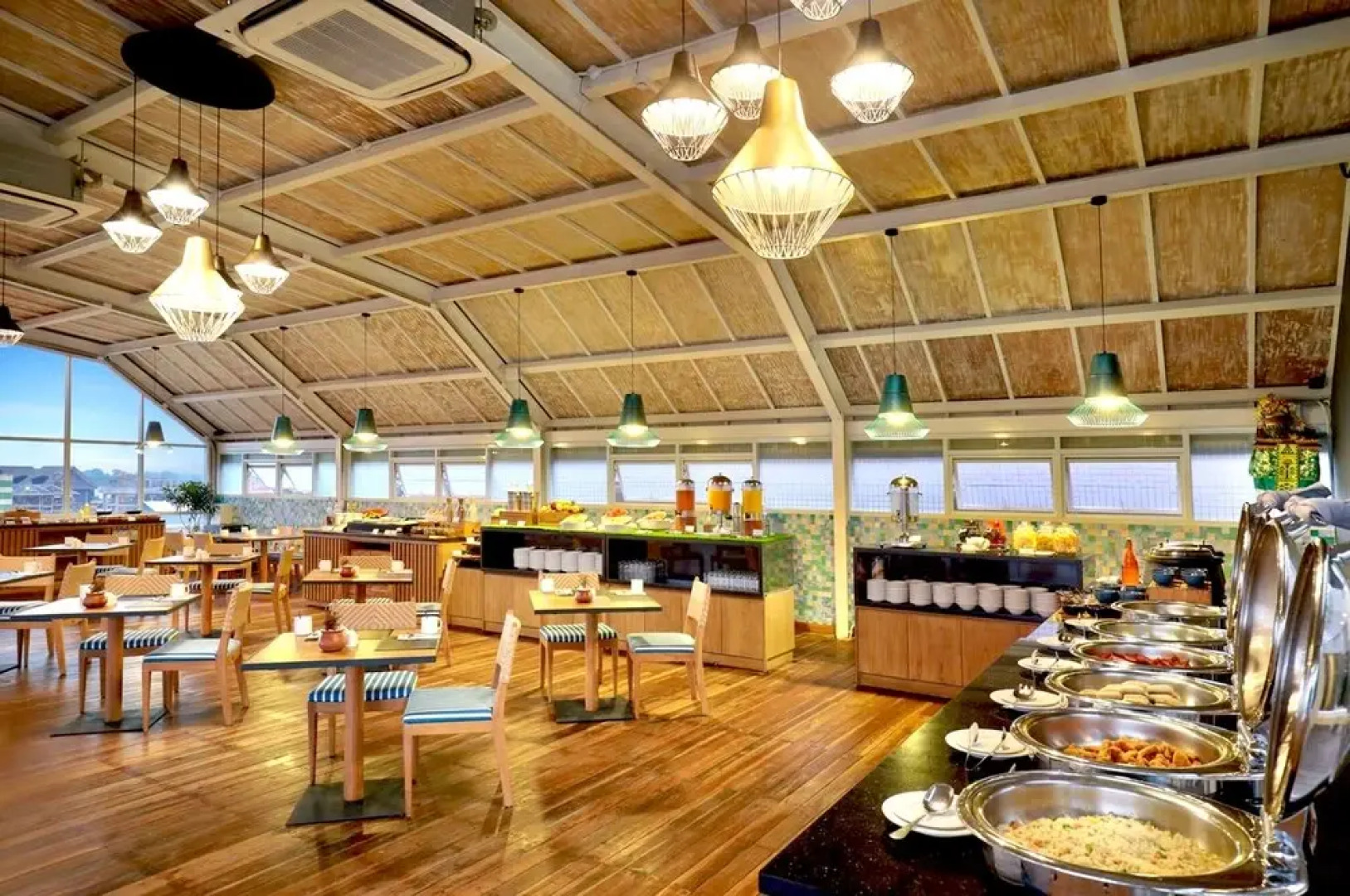 Comfort Room Batu Bolong Beach old Mans Canggu